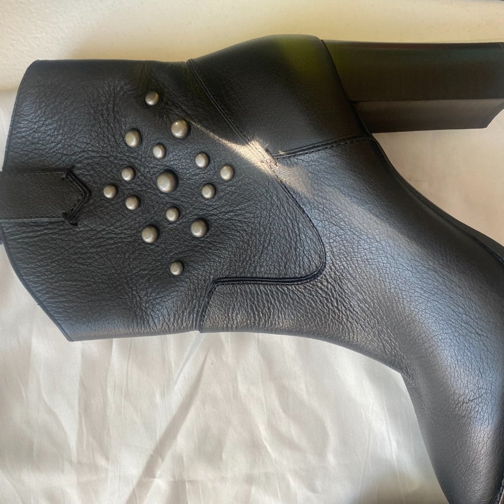 Lauren Ralph Lauren | Micah Studded Leather Boots | Womens US 10 - Picture 5 of 14